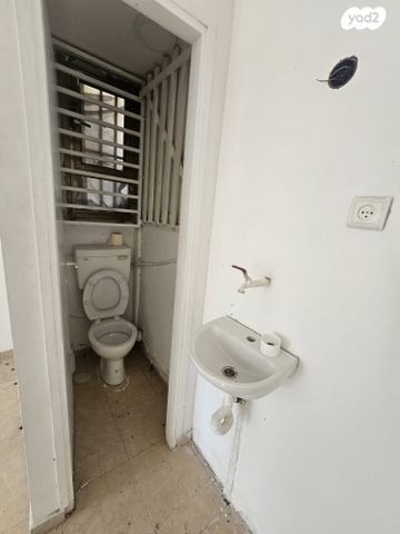 חנויות/ שטח מסחרי, בלפור, הגבול רוטשילד, בת ים