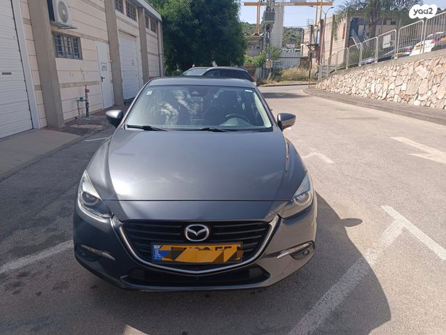 מודעת רכב מאזדה 3