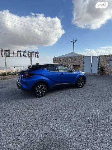 מודעת רכב טויוטה C-HR
