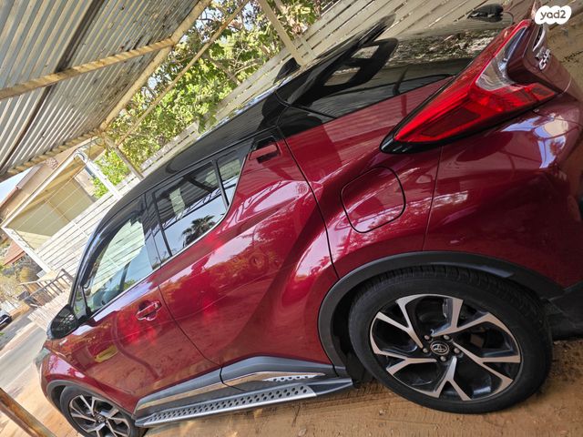 מודעת רכב טויוטה C-HR