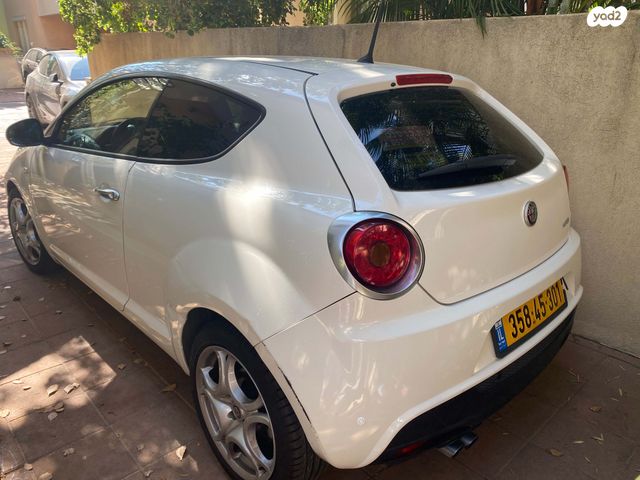 אלפא רומיאו מיטו