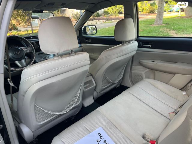 סובארו B4/לגאסי