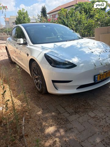 מודעת רכב טסלה מודל 3