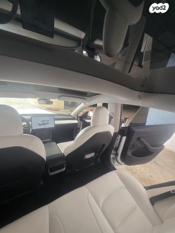 מודעת רכב טסלה מודל 3