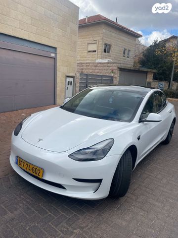מודעת רכב טסלה מודל 3