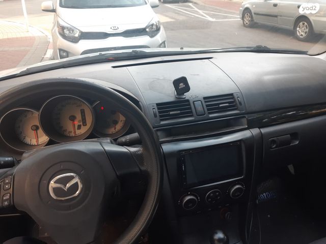 מודעת רכב מאזדה 3