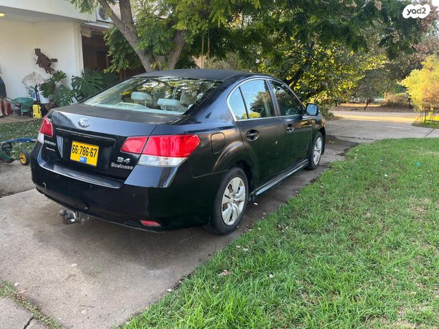 סובארו B4/לגאסי