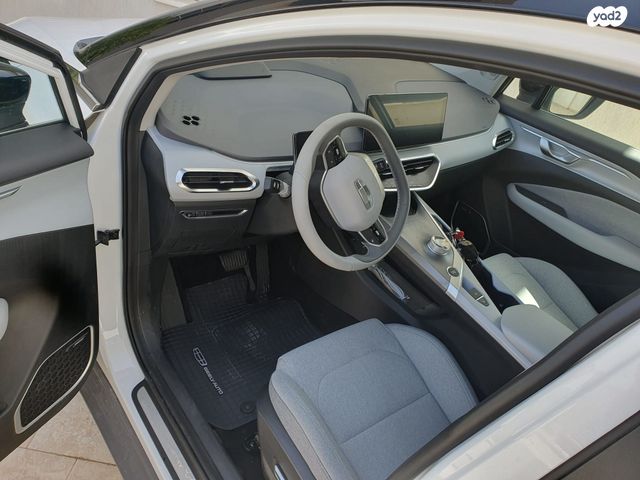 ג׳ילי Geometry C