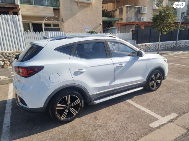 מודעת רכב אם ג'י ZS