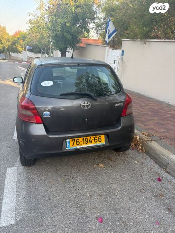 טויוטה יאריס