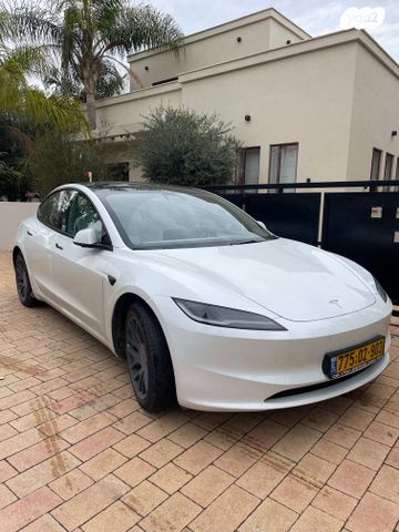 טסלה מודל 3
