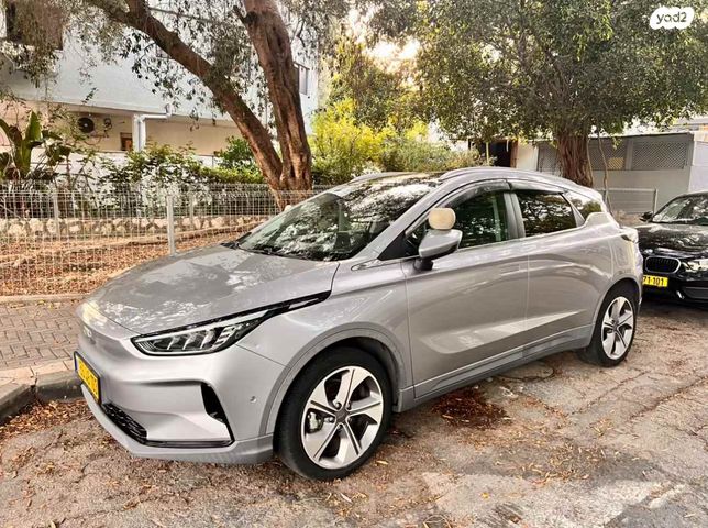 מודעת רכב ג׳ילי Geometry C