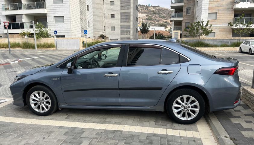 טויוטה קורולה