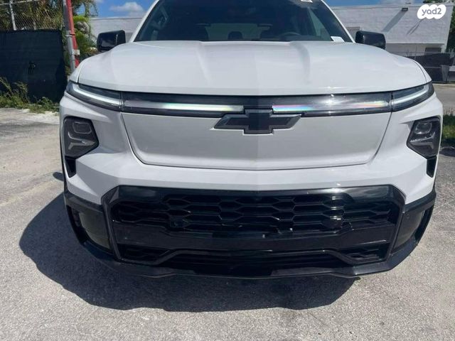 מודעת רכב שברולט סילברדו EV 1