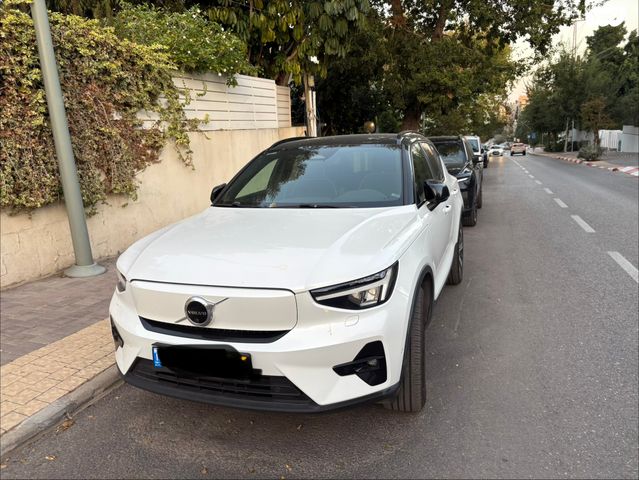 מודעת רכב וולוו XC40