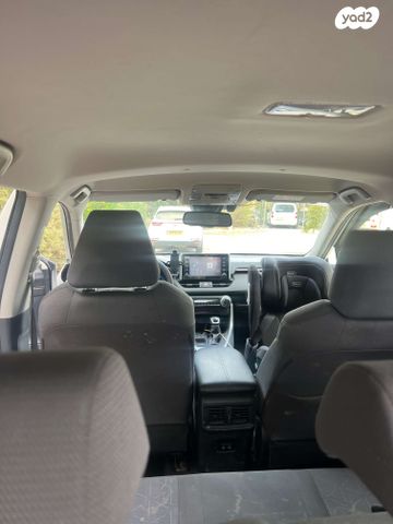 טויוטה RAV4