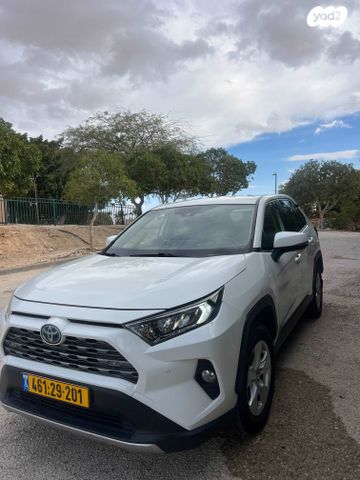 טויוטה RAV4