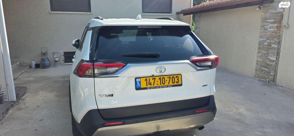 טויוטה RAV4