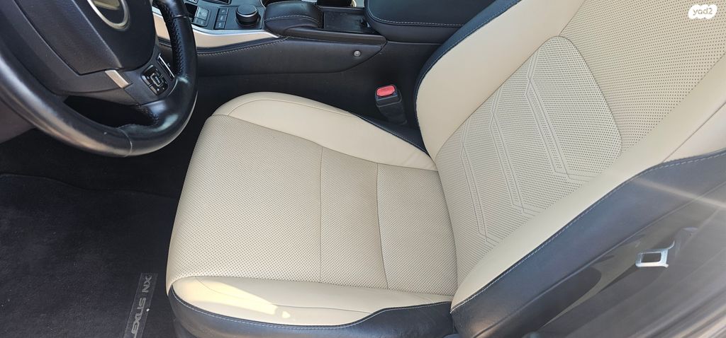 מודעת רכב לקסוס NX