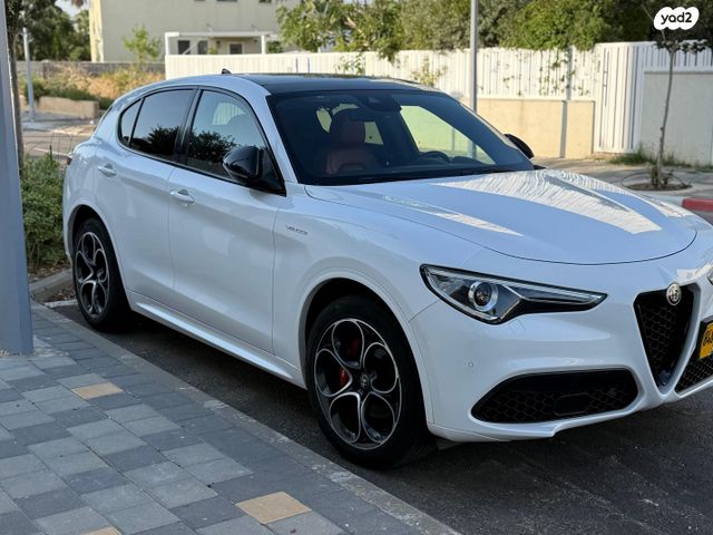 אלפא רומיאו סטלביו