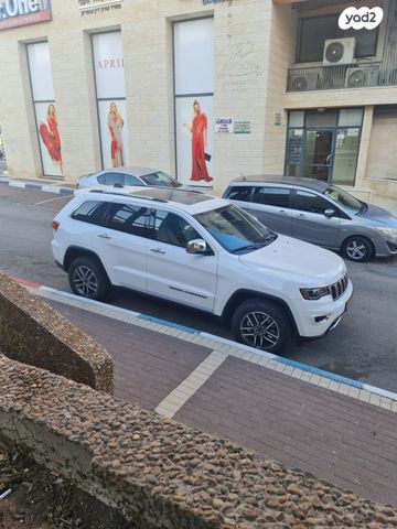 מודעת רכב ג'יפ גרנד צ'ירוקי