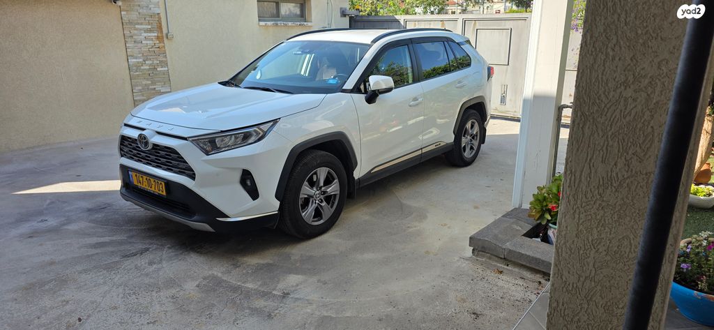 טויוטה RAV4