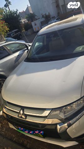 מיצובישי אאוטלנדר