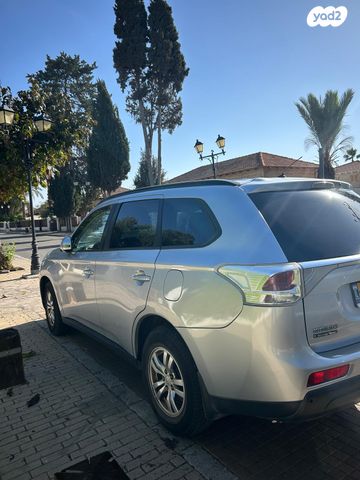 מיצובישי אאוטלנדר