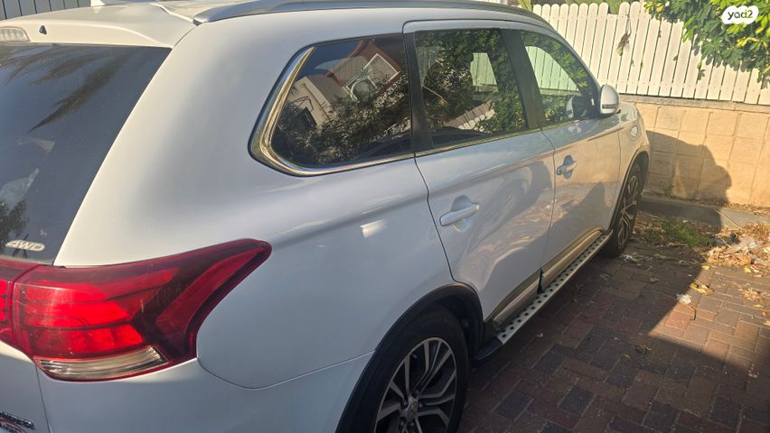 מיצובישי אאוטלנדר