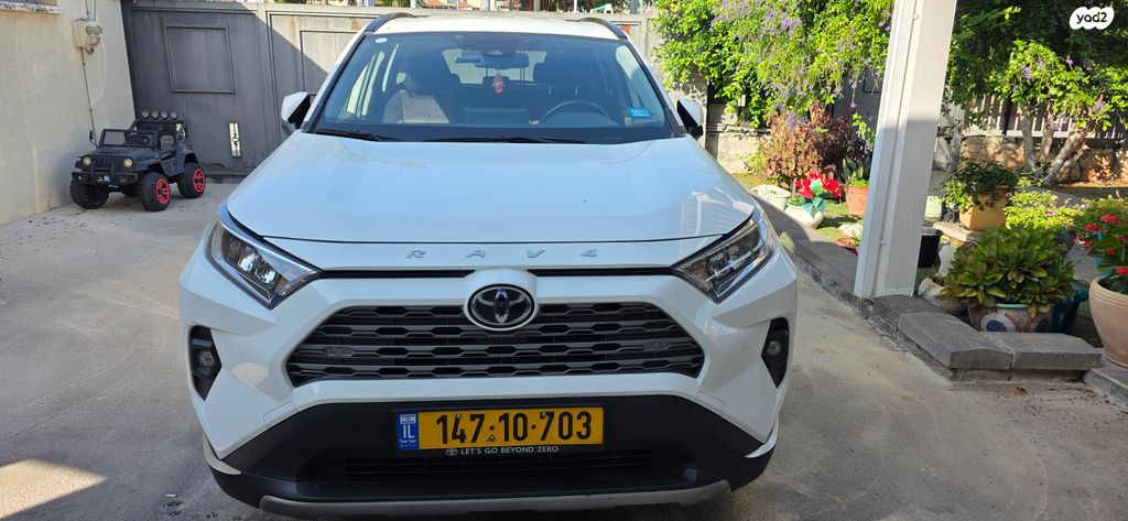 טויוטה RAV4