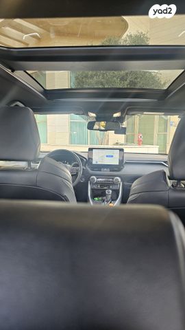 טויוטה RAV4