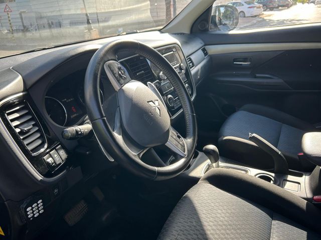 מיצובישי אאוטלנדר