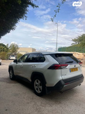 טויוטה RAV4