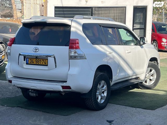 טויוטה לנד קרוזר