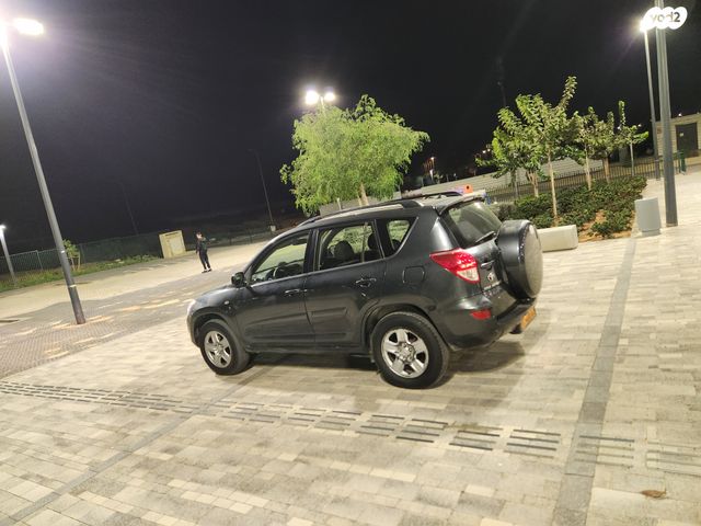 מודעת רכב טויוטה RAV4