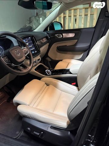 וולוו XC40