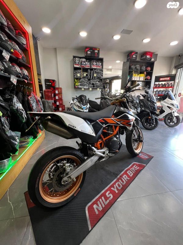 KTM SuperMoto SMC 690