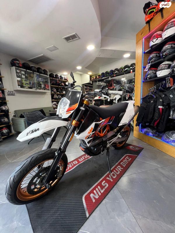 KTM SuperMoto SMC 690