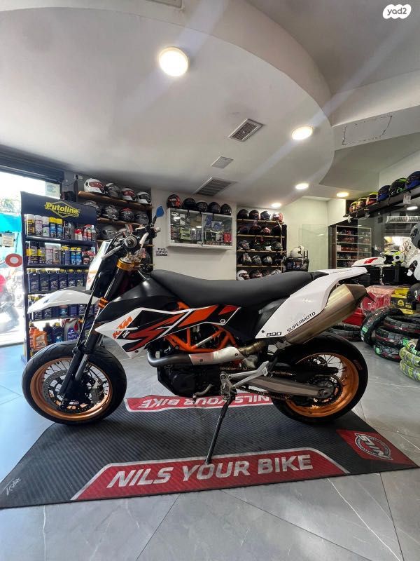 KTM SuperMoto SMC 690