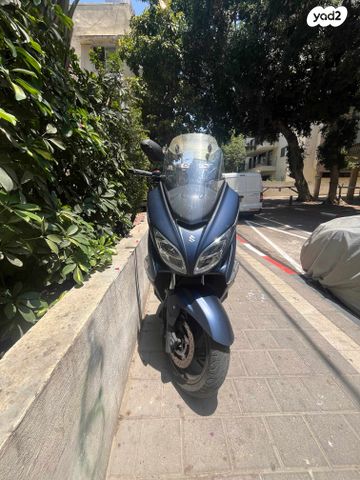 סוזוקי בורגמן 400