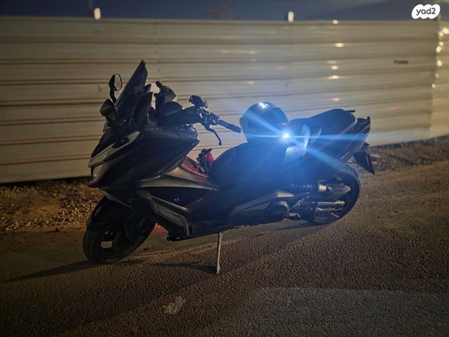 קימקו AK 550