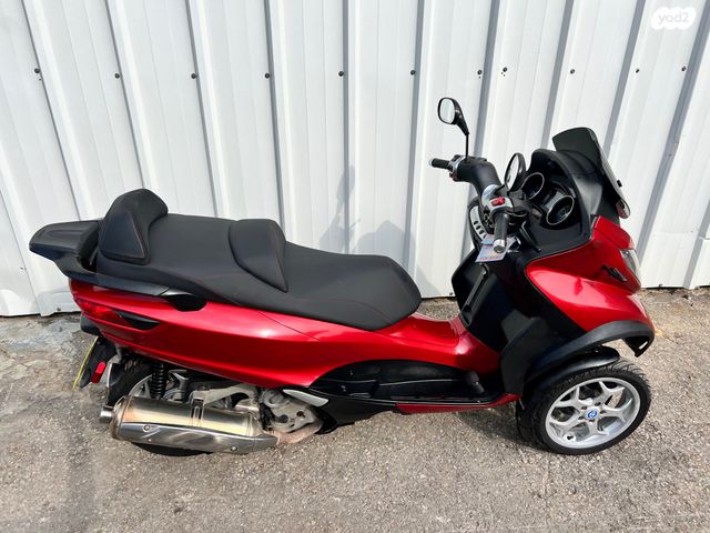 מודעת רכב פיאג'ו MP3 500