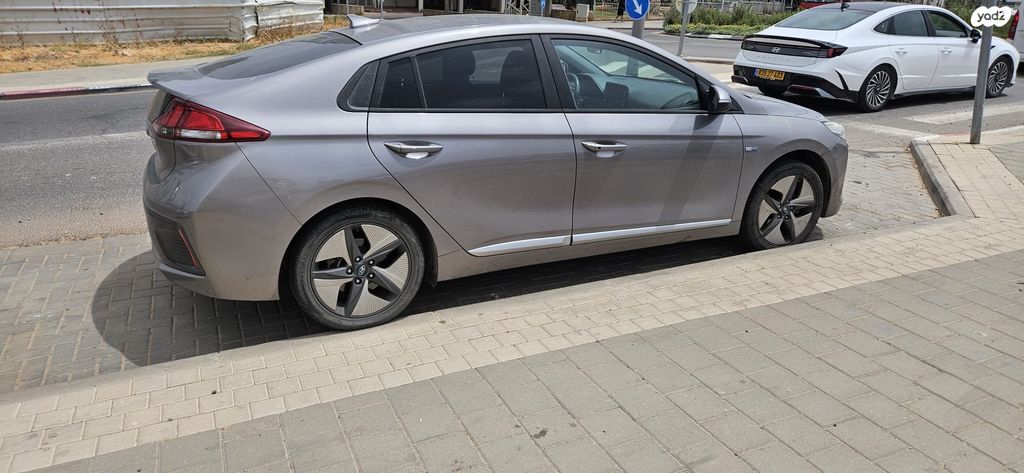 מודעת רכב יונדאי איוניק