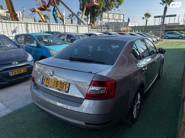 סקודה אוקטביה