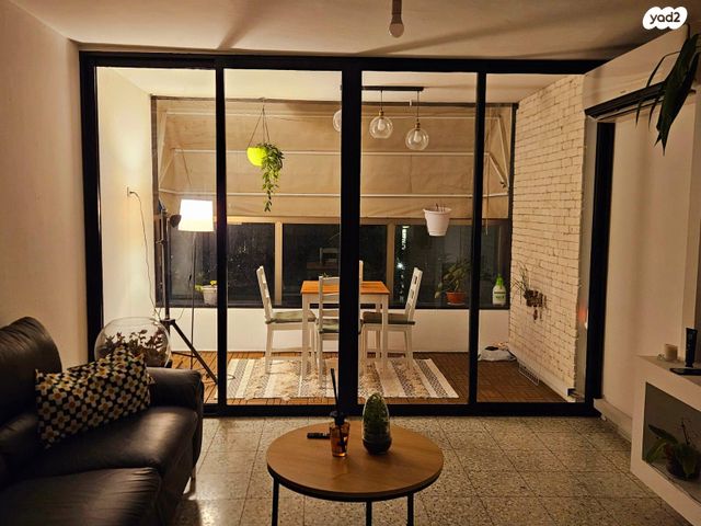 מפרץ שלמה 12