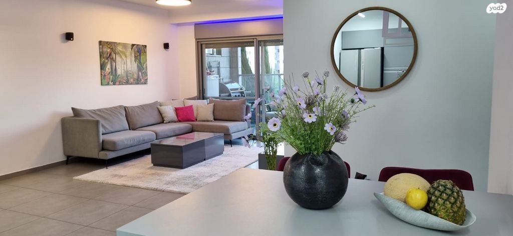 דירה, המפרש 10, נאות רבין, יבנה