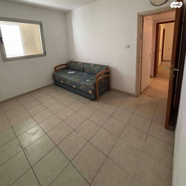 דירה, בנארי יצחק 8, רחובות החדשה, רחובות