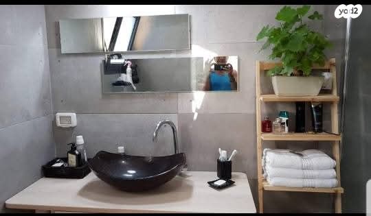 דו משפחתי, האמהות 7, שיכון עובדים, טבריה