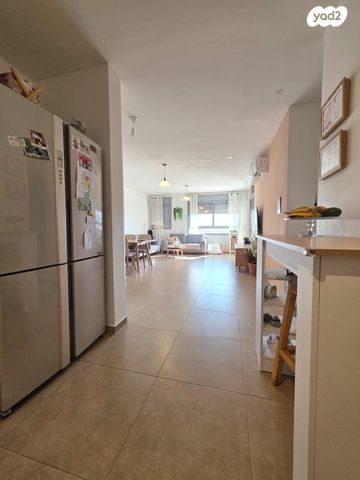 דירה, דוכיפת 6, סנסן, צור הדסה