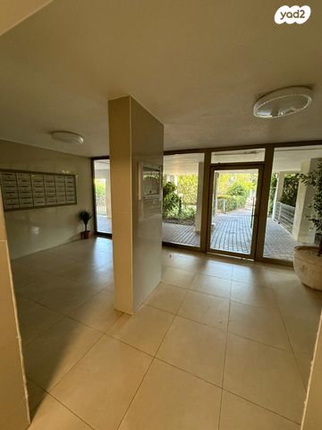 דירה, דרך ההגנה 122, נווה ברבור, כפר שלם מערב, תל אביב יפו